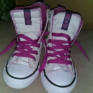 Like new girls size 11 high top Converse